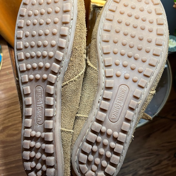 Brown suede leather Minnetonka moccasin booties SZ 9 - Picture 3 of 4
